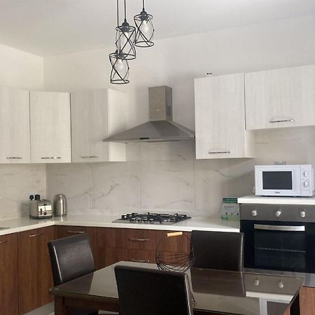 Apartment Triq Is-Silla Marsaskala Exteriör bild